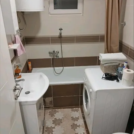 Danisar شقة بييلينا